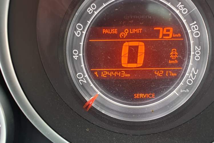 Used Citroen C4L 2014 1.6THP Intelligent Drive Automatic Dynamic Model Odometer Close Up