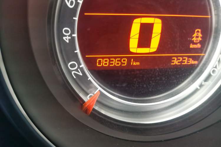 Used Citroen C4L 2014 1.6THP Intelligent Drive Automatic Dynamic Model Odometer Close Up