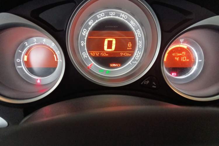 Used Citroen C4L 2014 1.8L Intelligent Drive Manual Version – Dynamic Edition Odometer Close Up
