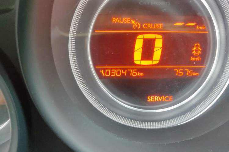 Used Citroen C4L 2014 1.8L Intelligent Drive Automatic Enjoyment Model Odometer Close Up