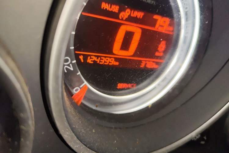 Used Citroen C4L 2014 1.6THP Intelligent Drive Automatic Dynamic Model Odometer Close Up