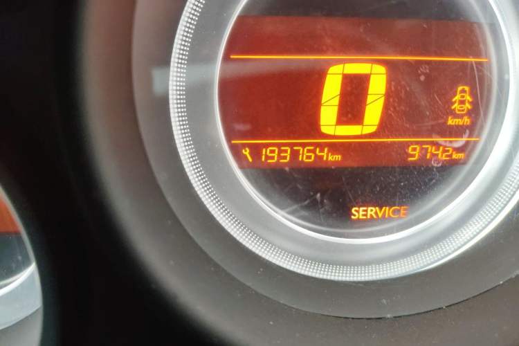 Used Citroen C4L 2014 1.8L Intelligent Drive Automatic Enjoyment Model Odometer Close Up