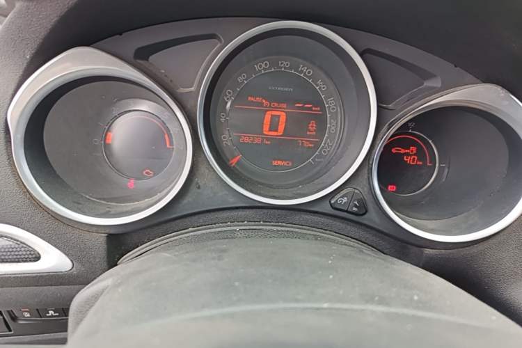 Used Citroen C4L 2014 1.8L Intelligent Drive Manual Version – Dynamic Edition Odometer Close Up