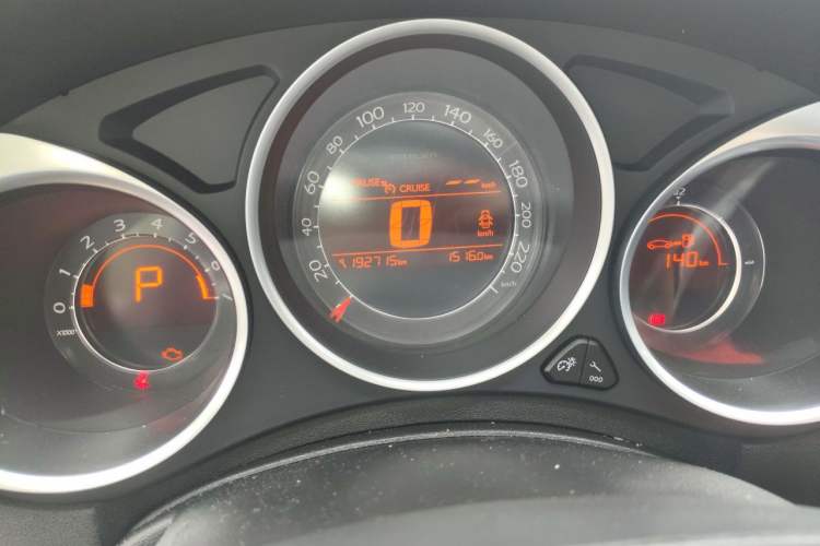 Used Citroen C4L 2014 1.8L Intelligent Drive Automatic Dynamic Model Odometer Close Up