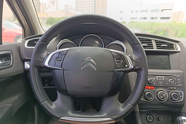 Used Citroen C4L 2014 1.8L Intelligent Drive Manual Version – Dynamic Edition Steering Wheel