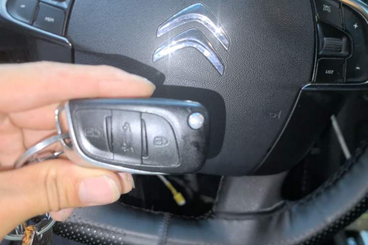 Used Citroen C4L 2014 1.8L Intelligent Drive Automatic Enjoyment Model Vehicle Key
