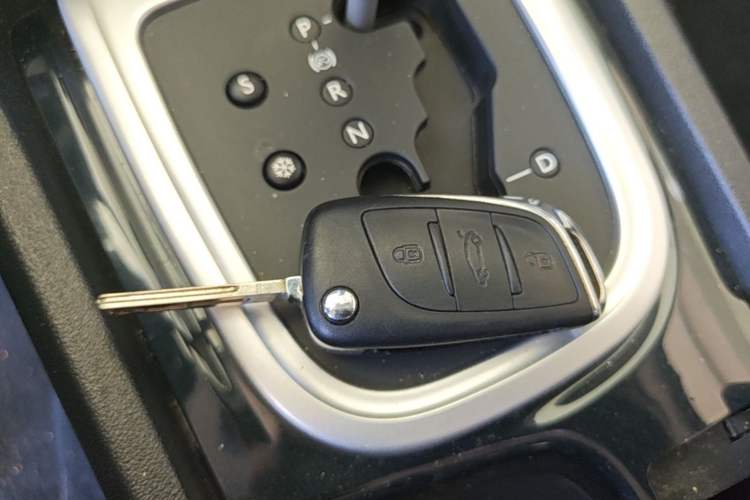 Used Citroen C4L 2014 1.8L Intelligent Drive Automatic Enjoyment Model Vehicle Key
