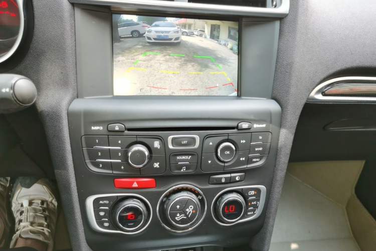 Used Citroen C4L 2014 1.8L Intelligent Drive Manual Version – Dynamic Edition Audio And AC Panel