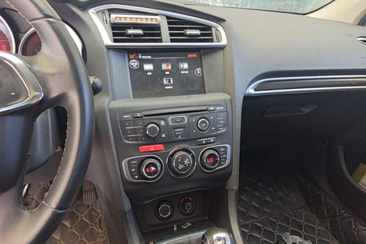 Used Citroen C4L 2014 1.8L Intelligent Drive Manual Version – Dynamic Edition Audio And AC Panel