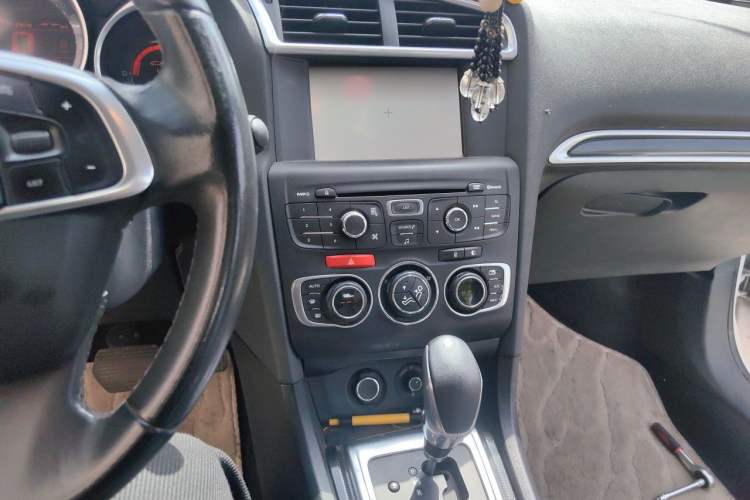 Used Citroen C4L 2014 1.6THP Intelligent Drive Automatic Dynamic Model Audio And AC Panel