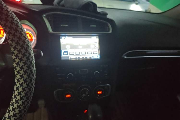 Used Citroen C4L 2014 1.8L Intelligent Drive Automatic Dynamic Model Audio And AC Panel