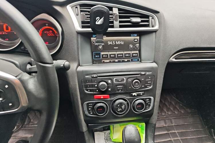 Used Citroen C4L 2014 1.8L Connected Car Edition Automatic Dynamic Model Audio And AC Panel
