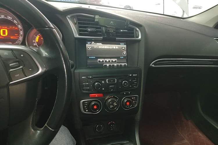 Used Citroen C4L 2014 1.8L Intelligent Drive Manual Version – Dynamic Edition Audio And AC Panel