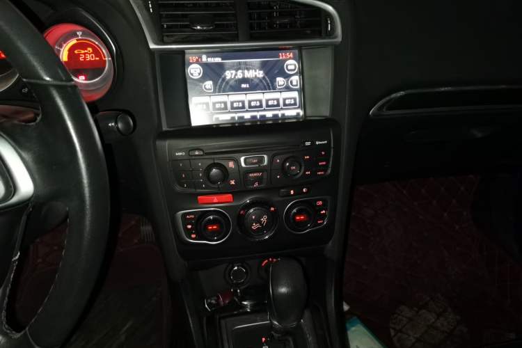 Used Citroen C4L 2014 1.6THP Intelligent Drive Automatic Dynamic Model Audio And AC Panel