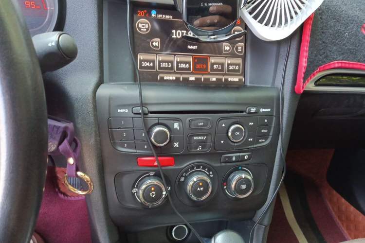 Used Citroen C4L 2014 1.8L Intelligent Drive Automatic Dynamic Model Audio And AC Panel