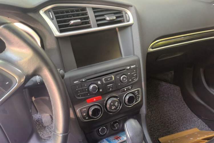 Used Citroen C4L 2014 1.6THP Intelligent Drive Automatic Dynamic Model Audio And AC Panel