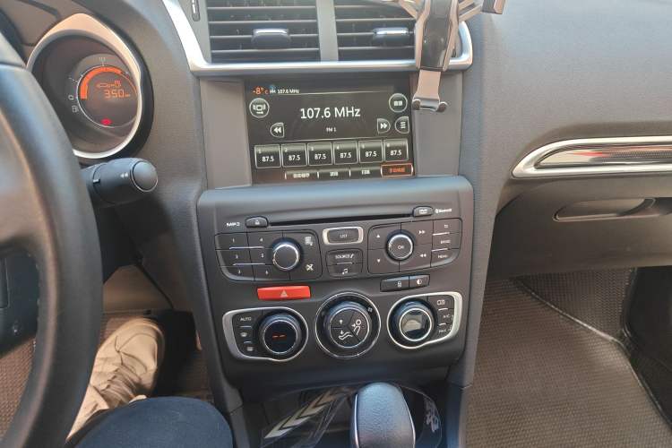 Used Citroen C4L 2014 1.6THP Intelligent Drive Automatic Dynamic Model Audio And AC Panel