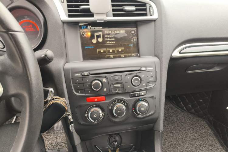 Used Citroen C4L 2014 1.8L Intelligent Drive Manual Enjoyment Model Audio And AC Panel