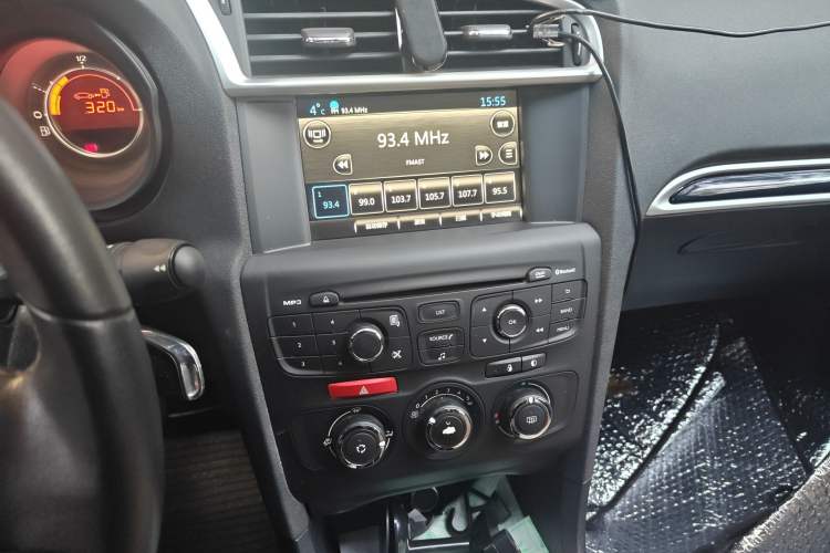 Used Citroen C4L 2014 1.8L Intelligent Drive Manual Enjoyment Model Audio And AC Panel