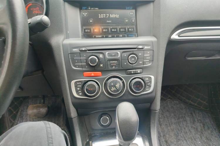 Used Citroen C4L 2014 1.8L Intelligent Drive Automatic Dynamic Model Audio And AC Panel