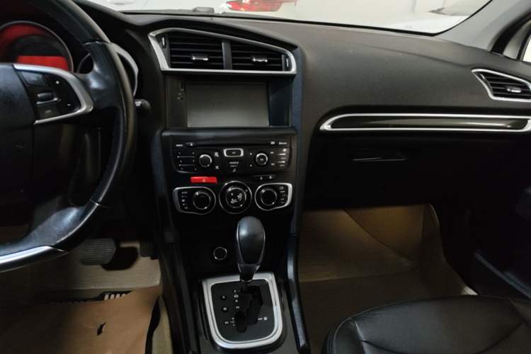 Used Citroen C4L 2014 1.8L Intelligent Drive Automatic Dynamic Model Audio And AC Panel