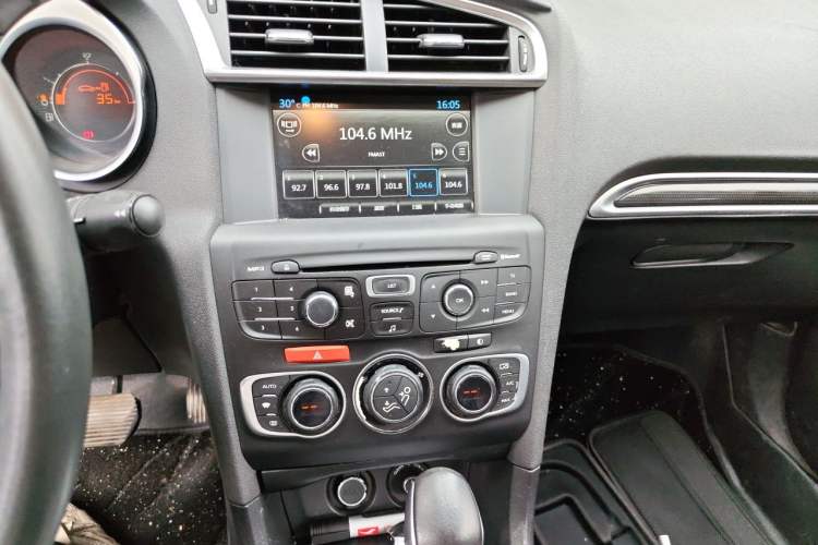 Used Citroen C4L 2014 1.8L Intelligent Drive Automatic Dynamic Model Audio And AC Panel
