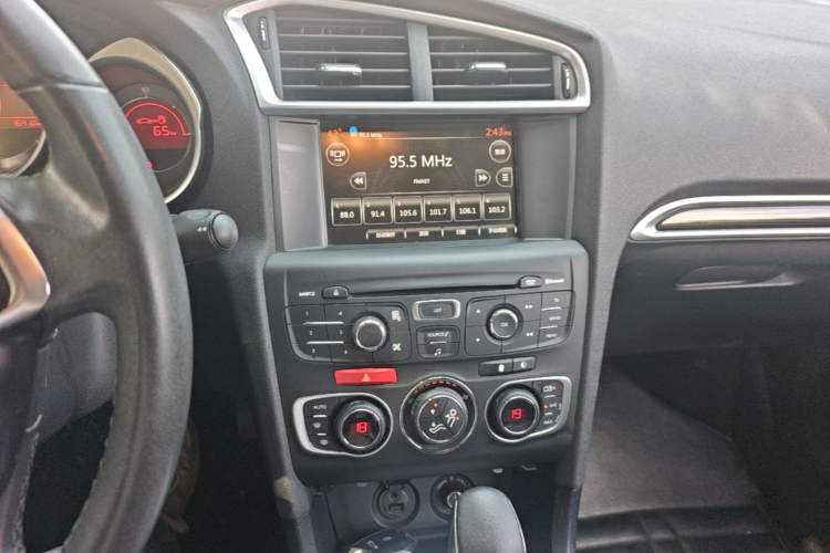 Used Citroen C4L 2014 1.8L Intelligent Drive Automatic Dynamic Model Audio And AC Panel