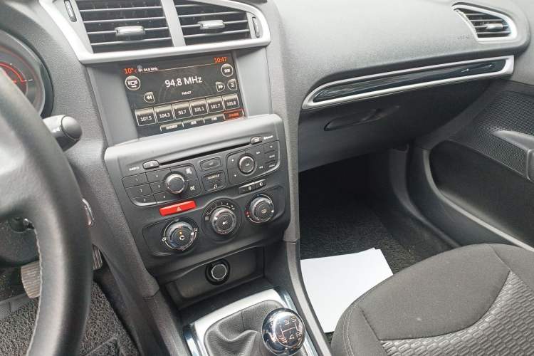 Used Citroen C4L 2014 1.8L Intelligent Drive Manual Enjoyment Model Audio And AC Panel