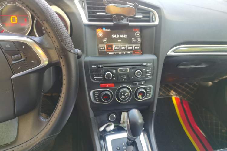 Used Citroen C4L 2014 1.6THP Intelligent Drive Automatic Dynamic Model Audio And AC Panel