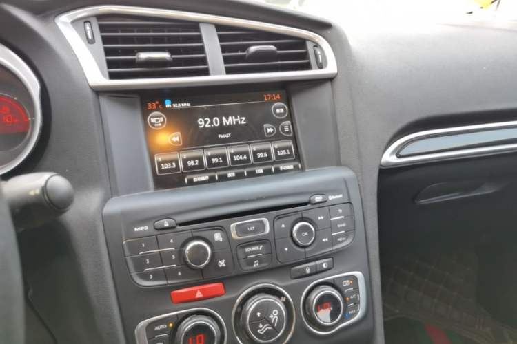 Used Citroen C4L 2014 1.6THP Intelligent Drive Automatic Dynamic Model Audio And AC Panel