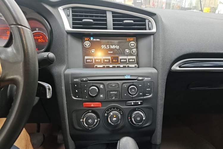 Used Citroen C4L 2014 1.8L Intelligent Drive Automatic Enjoyment Model Audio And AC Panel
