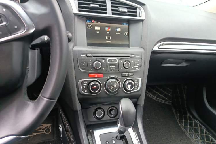 Used Citroen C4L 2014 1.8L Intelligent Drive Automatic Dynamic Model Audio And AC Panel