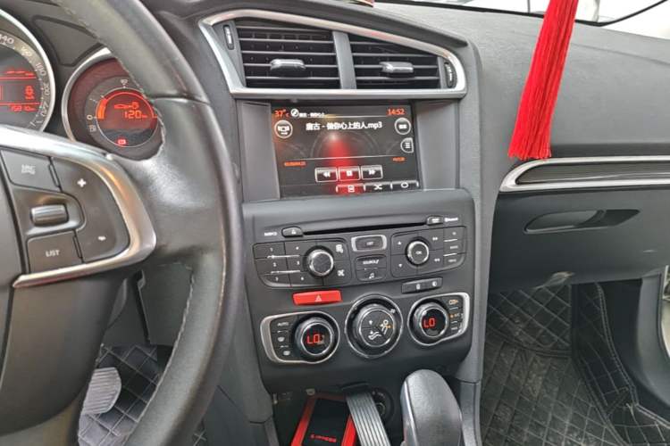 Used Citroen C4L 2014 1.8L Intelligent Drive Automatic Dynamic Model Audio And AC Panel
