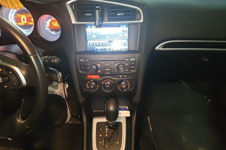 Used Citroen C4L 2014 1.8L Intelligent Drive Automatic Enjoyment Model Audio And AC Panel