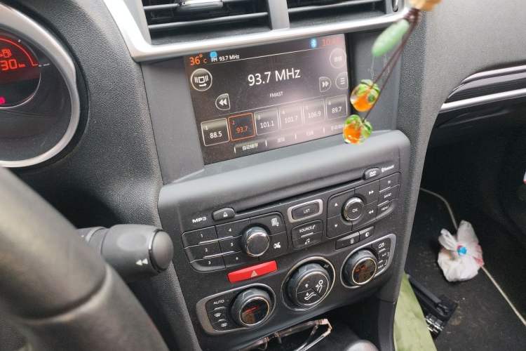 Used Citroen C4L 2014 1.6THP Intelligent Drive Automatic Dynamic Model Audio And AC Panel