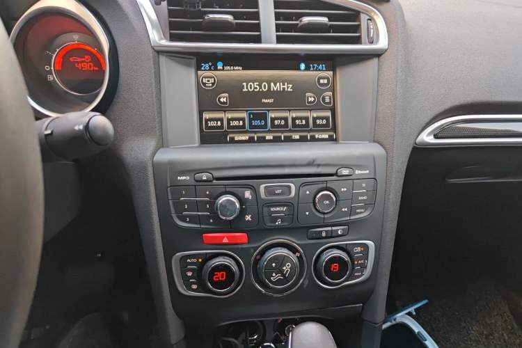 Used Citroen C4L 2014 1.6THP Intelligent Drive Automatic Dynamic Model Audio And AC Panel