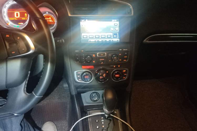 Used Citroen C4L 2014 1.6THP Intelligent Drive Automatic Dynamic Model Audio And AC Panel