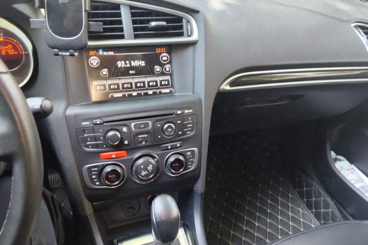 Used Citroen C4L 2014 1.6THP Intelligent Drive Automatic Dynamic Model Audio And AC Panel