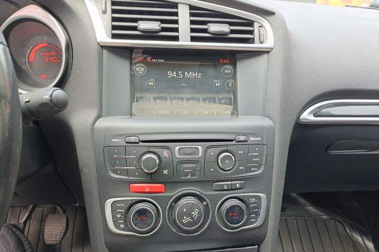 Used Citroen C4L 2014 1.8L Intelligent Drive Manual Version – Dynamic Edition Audio And AC Panel