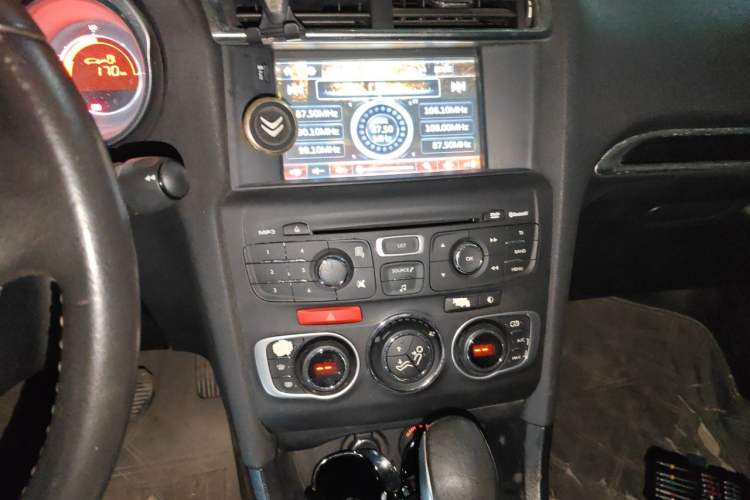 Used Citroen C4L 2014 1.8L Intelligent Drive Automatic Dynamic Model Audio And AC Panel