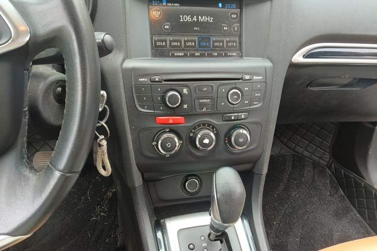 Used Citroen C4L 2014 1.8L Intelligent Drive Automatic Enjoyment Model Audio And AC Panel
