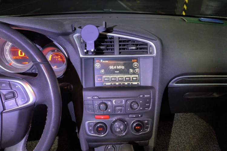 Used Citroen C4L 2014 1.8L Intelligent Drive Automatic Dynamic Model Audio And AC Panel