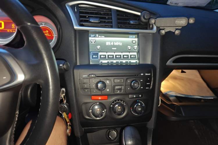 Used Citroen C4L 2014 1.8L Intelligent Drive Automatic Enjoyment Model Audio And AC Panel