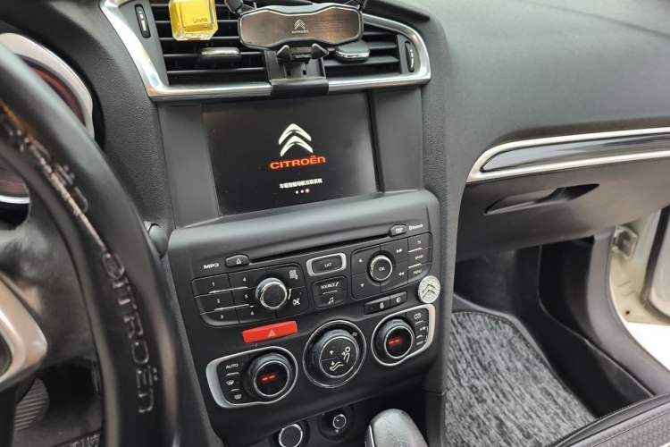 Used Citroen C4L 2014 1.8L Intelligent Drive Automatic Dynamic Model Audio And AC Panel