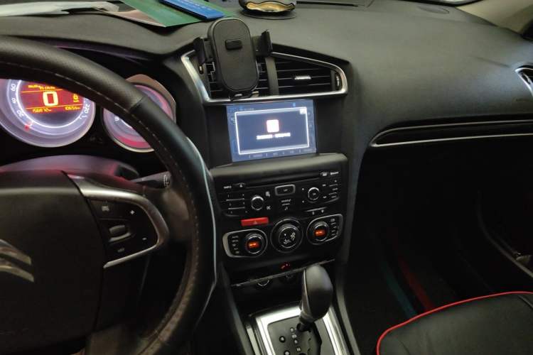 Used Citroen C4L 2014 1.6THP Intelligent Drive Automatic Dynamic Model Audio And AC Panel