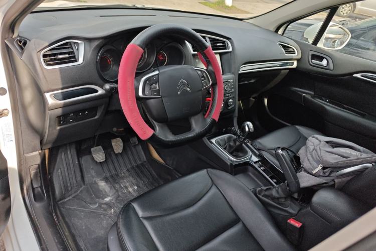 Used Citroen C4L 2014 1.8L Intelligent Drive Manual Enjoyment Model Center Console