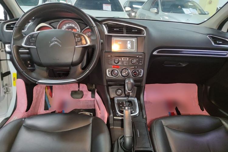 Used Citroen C4L 2014 1.6THP Intelligent Drive Automatic Dynamic Model Center Console