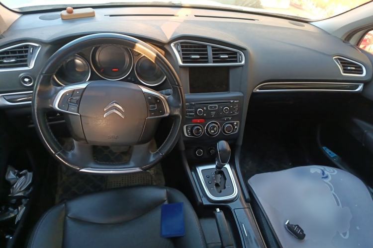 Used Citroen C4L 2014 1.6THP Intelligent Drive Automatic Dynamic Model Center Console