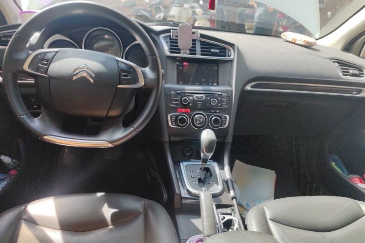 Used Citroen C4L 2014 1.6THP Intelligent Drive Automatic Dynamic Model Center Console