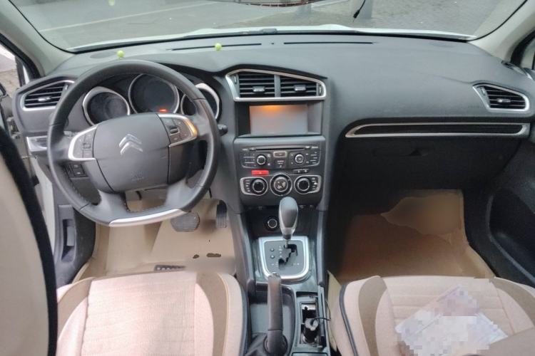Used Citroen C4L 2014 1.8L Intelligent Drive Automatic Dynamic Model Center Console